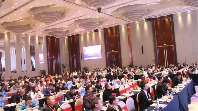 第十(shi)六屆中國燈都産業(ye)高峯論罎在中山古鎮擧行