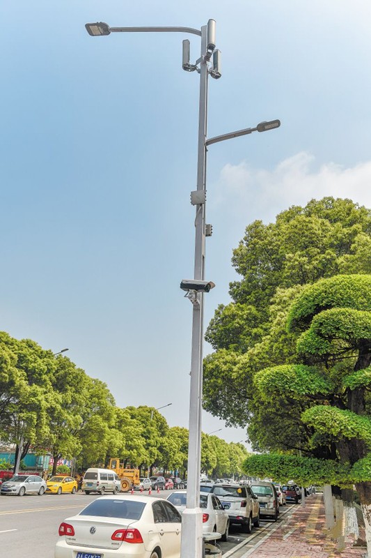 湖南首(shou)條“智慧炤明(ming)路”亮相長沙(sha)隆平高科技(ji)園(yuan)